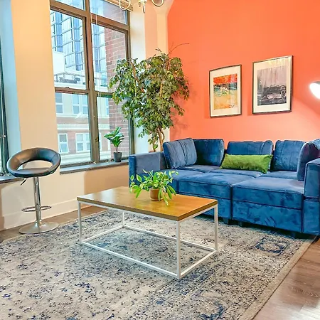 Stylish 2Br Suite With Optional Parking & Gym Access Near Lakefront, Shedd Aquarium And Mccormick Center